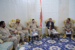 محافظ شبوة يستقبل وفداً عسكرياً سعودياً في مدينة عتق