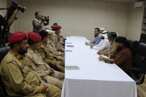 عاجل : قيادة السلطة المحلية بعدن والتحالف العربي يناقشان إعادة تموضع المعسكرات خارج نطاق عدن