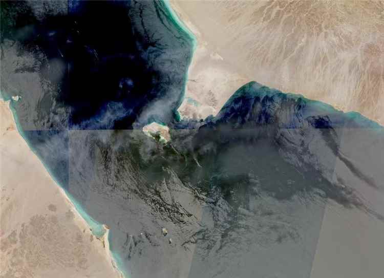 الحوثيون يعلنون حظرا على الملاحة البحرية على السعودية