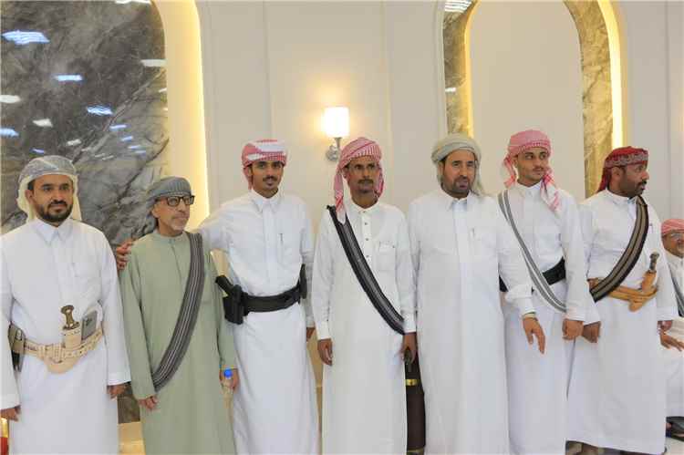 بحضور مجتمعي كبير .. آل سعد يحتفلون بزفاف العريسين شاكر ومحمد في ليلة جسدت أصالة المجتمع الحضرمي