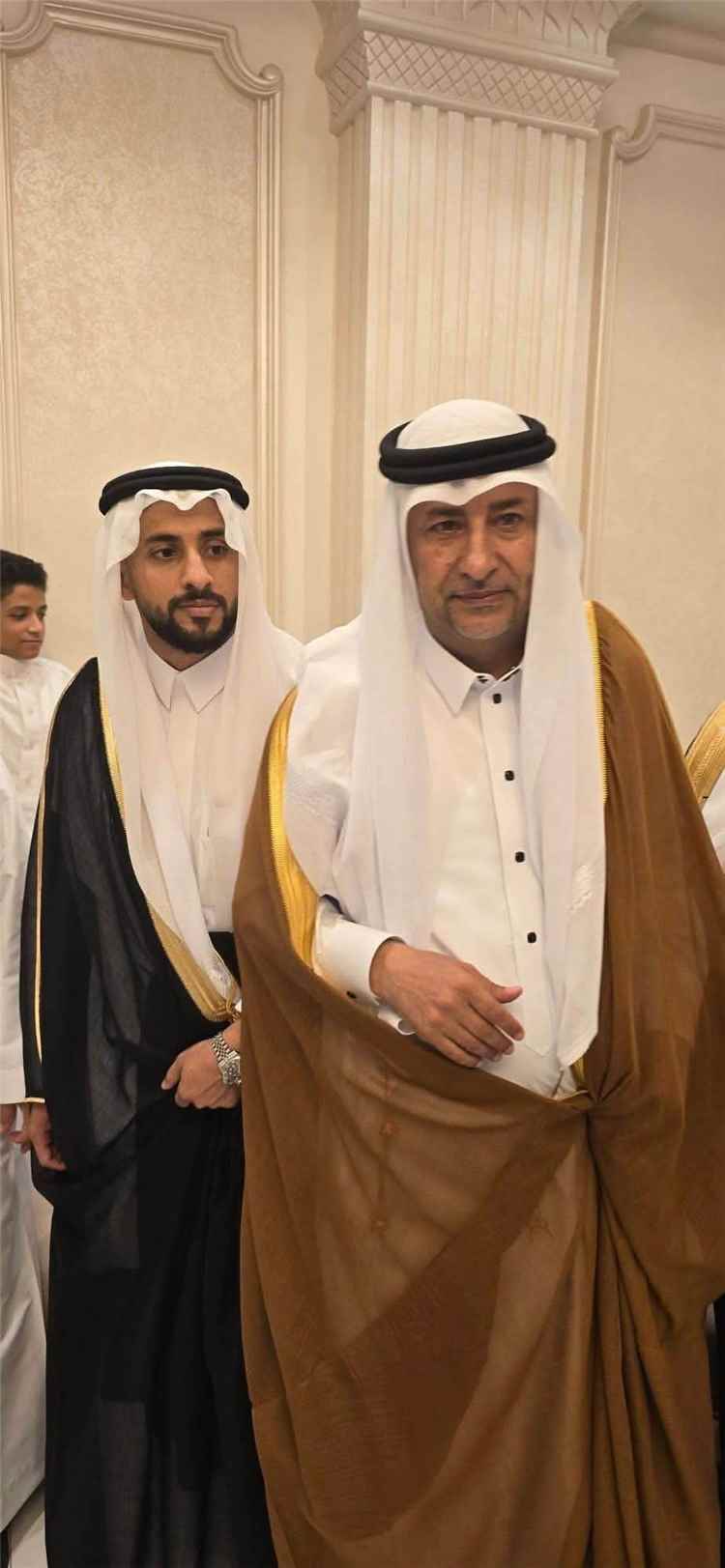 أمين الفقيه يهنئ المهندس بدر عادل الحاصل بزفافه الميمون