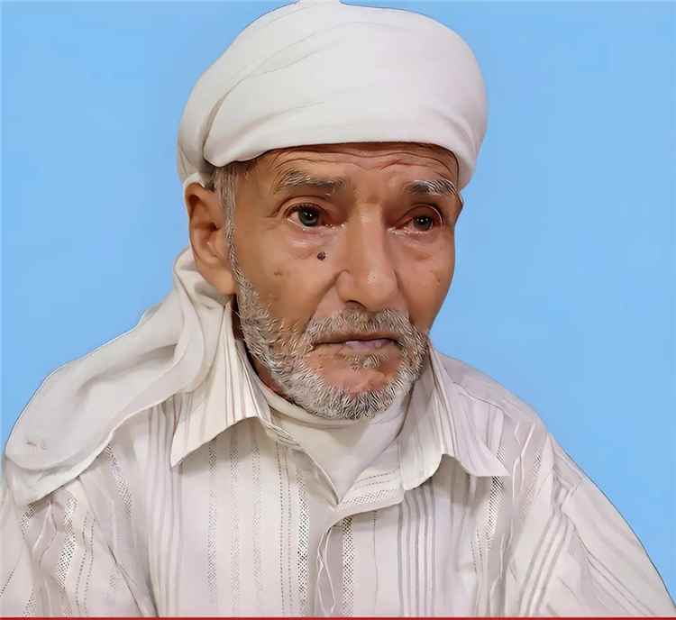 رحيل رائد التعليم الأوّل بيافع سرار "الفقيه عوض ثابت" قبل لحظات من تكريمٍ طال انتظاره