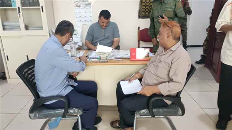 مدير عام المنصورة يشيد بمستوى إنضباط الموظفين وإلتزامهم بالدوام الرسمي 