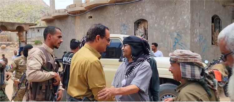 مدير عام شرطة الضالع يتفقد مديرية الحصين لتعزيز التلاحم المجتمعي والأمني