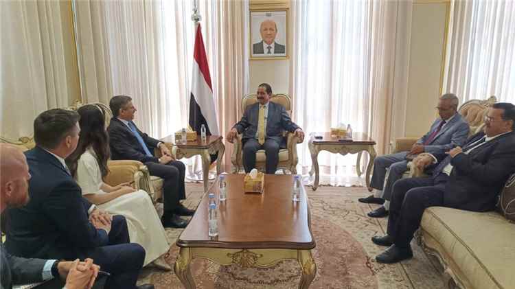 وزير الداخلية يستقبل السفير الأمريكي بمناسبة انتهاء فترة عمل