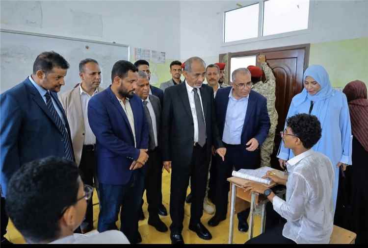 بين العرق والأحلام ماذا يحتاج طالب الثانوية؟ زيارة رسمية أم 