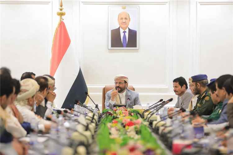 العرادة يترأس اجتماع المكتب التنفيذي لمحافظة مأرب ويشدد على 
