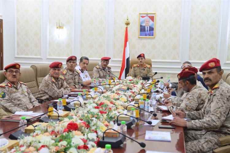 وزير الدفاع يترأس اجتماعاً للمجلس الأعلى للأكاديمية العسكرية