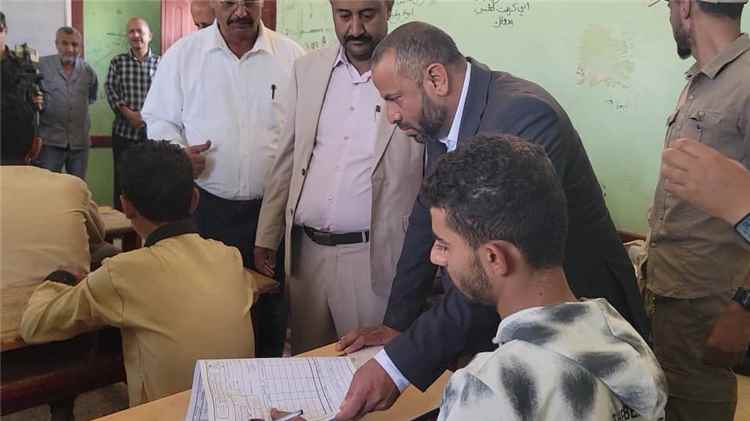 محافظ الضالع يدشن الامتحانات الوزارية لشهادة الثانوية العامة