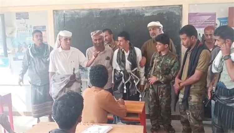 مدير عام مديرية الوضيع يدشن امتحانات الثانوية العامة بالمدير