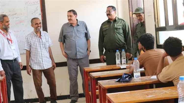 مدير عام أمن عدن يؤكد استمرار الجهود الأمنية لتأمين امتحانات
