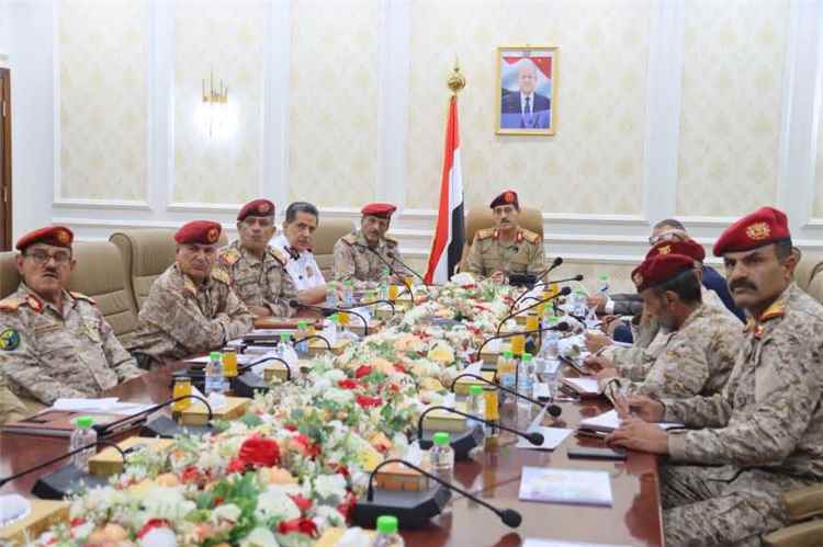 الفريق الركن طاهر العقيلي يؤكد على إعداد وتأهيل القيادات الع