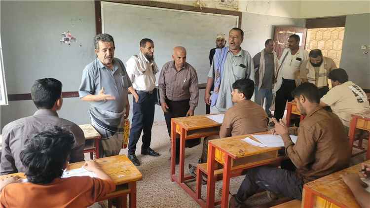 مدير عام لودر يدشن امتحانات إنهاء شهادة الثانوية العامة في ا