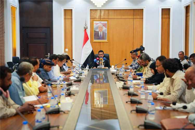 تنفيذي حضرموت يعقد اجتماعه الدوري ويستمع إلى إحاطة عاجلة حول ملف الكهرباء وعدد من الملفات المدرجة في جدول أعماله 