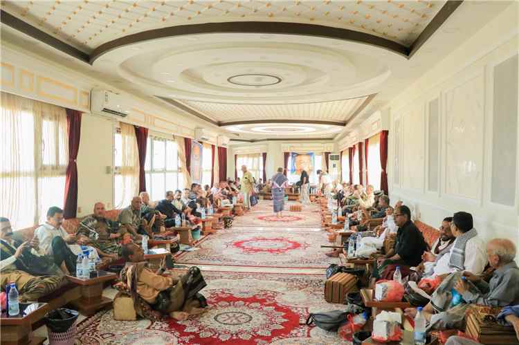 حزب التجمع الوحدوي اليمني يستقبل المعزين بوفاة الك