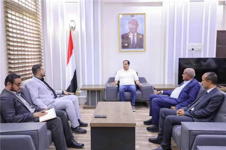 البكري يبحث مع شركة بحار الشرق إمكانية عرض مباريات
