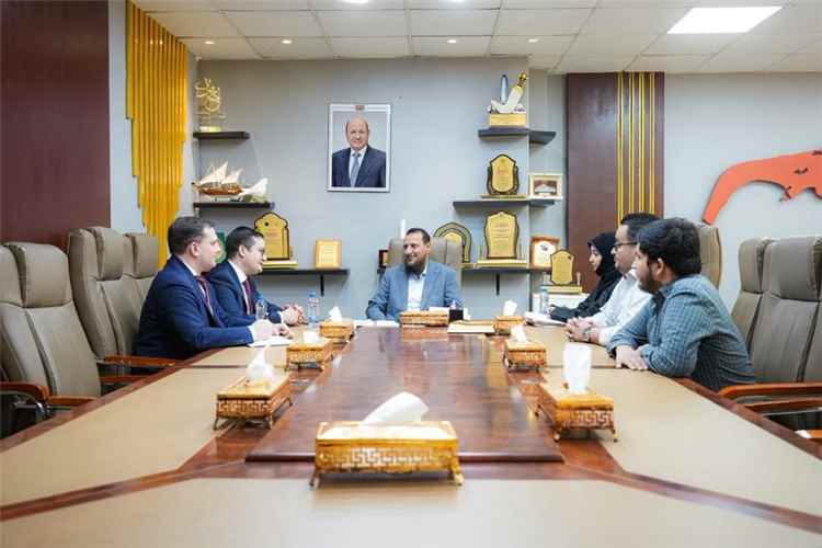وزير الدولة محافظ عدن يبحث مع السفير الروسي تعزيز التعاون ال