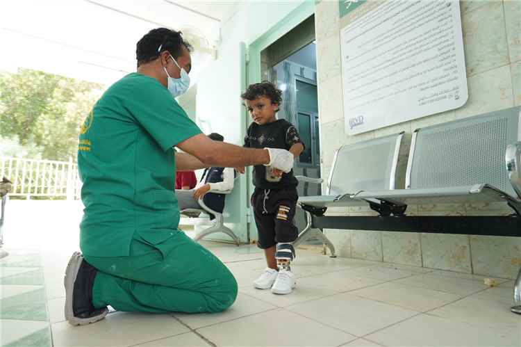 مركز الأطراف الصناعية وإعادة التأهيل بعدن يقدم أكثر من 8400 
