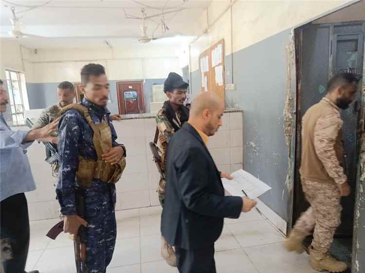 تفقد ميداني للمحتجزين بعدن وسط دعوات لتحسين ظروف الاحتجاز وت