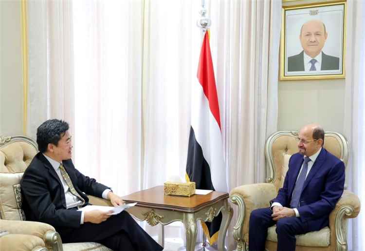 رئيس الوزراء وزير الخارجية يتسلم رسالة من الرئيس الصيني لفخا