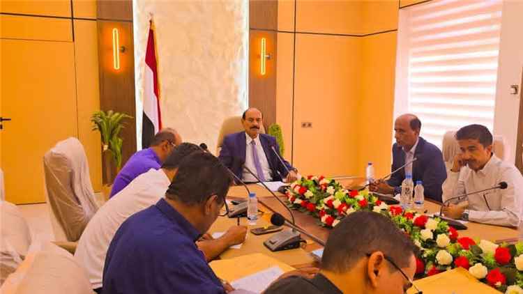 برئاسة الدغاري.. لجنة فتح المظاريف بشبوة تفتح مظار