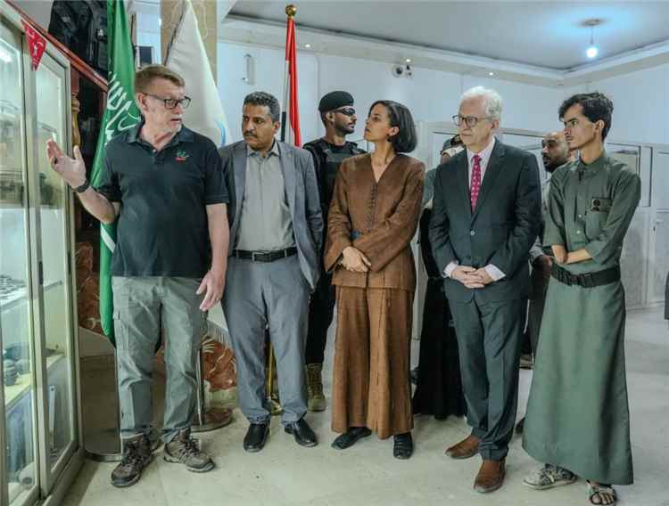السفير الالماني يشيد بجهود مشروع "مسام" لنزع الالغ