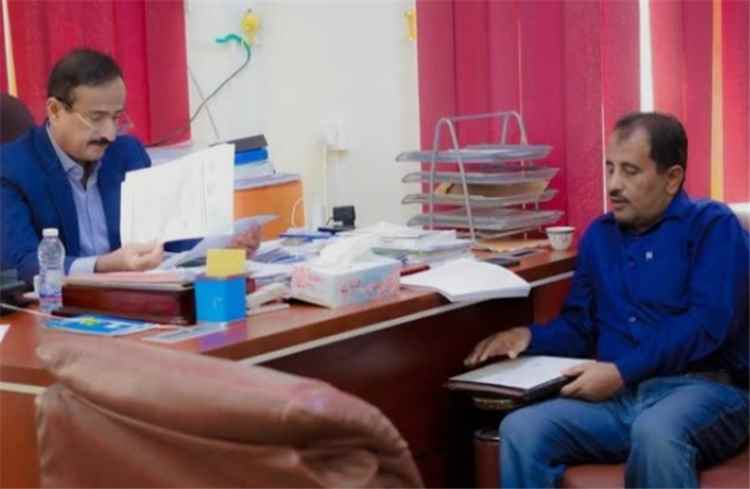 محافظ شبوة يناقش مقترح بتشكيل لجنة لادارة الاحواض 