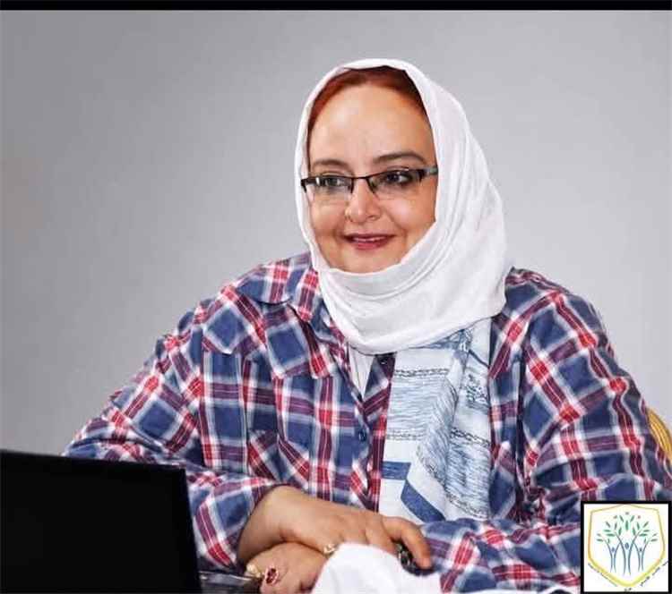 القمة النسوية تحتفي بفوز الأستاذة عفراء الحريري بجائزة كارول