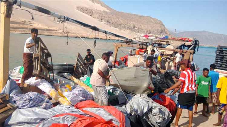 انجراف عبارتي "الرحال" و"البركة" إلى سواحل ظفار بع