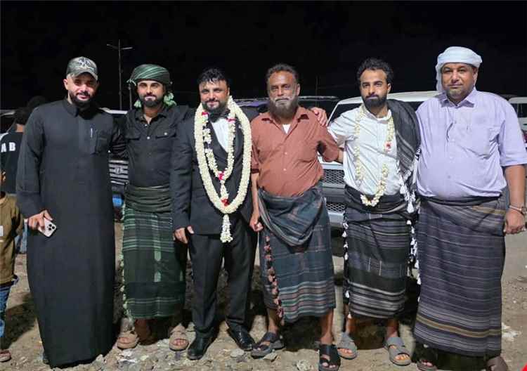مُبارك الزواج للشاب الخلوق عُمر نبيل صالح بن عبدالباقي