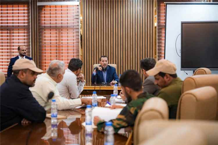 المحافظ شيخ يعقد اجتماعًا موسعًا لمناقشة آليات الحفاظ على ال