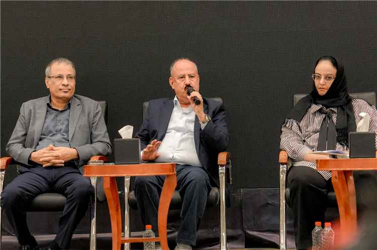 وزير النقل يلتقي نخبة من الاكاديميين والشخصيات الا