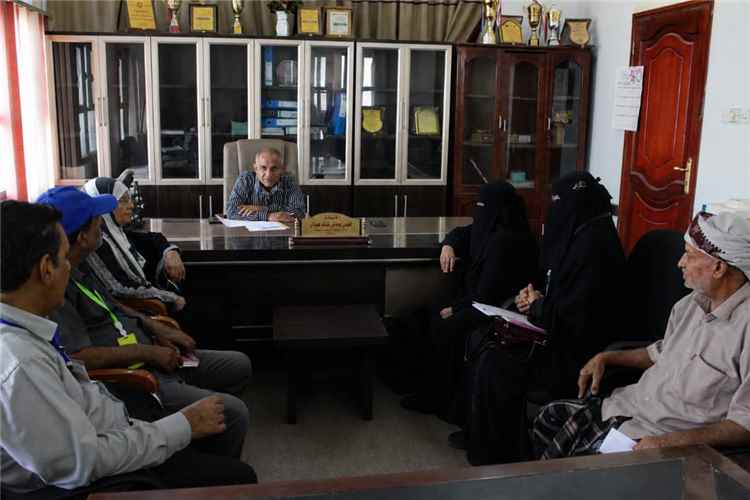 مدير تربية لحج يلتقي الفريق الوزاري في ثالث الاختبارات الوزارية