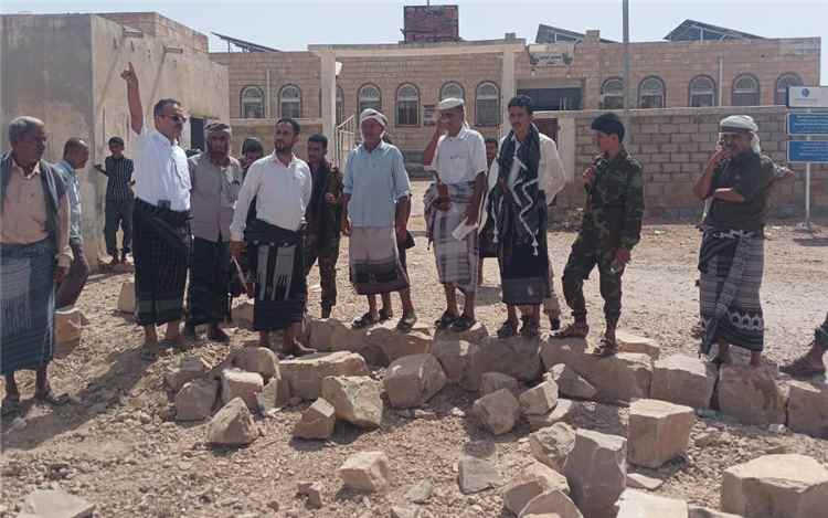 مدير عام الوضيع يتفقد العمل في مستشفى المديرية العام ويوقف البناء العشوائي في حرمه