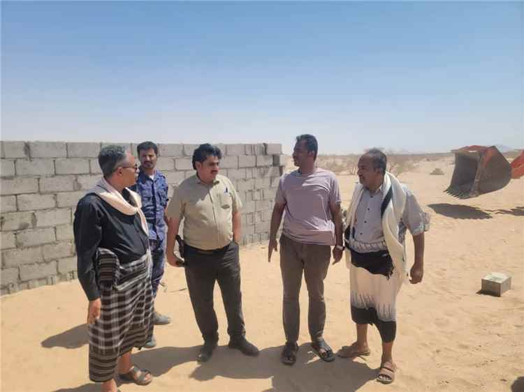 حملة لإزالة العشوائيات في عتق ضمن توجه لتنظيم التوسع العمران
