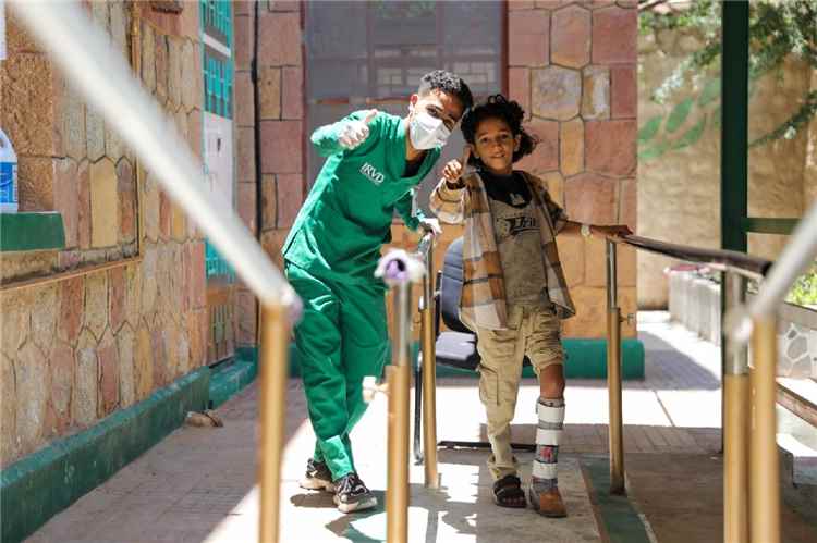 تركيب 124 طرفاً صناعياً وتقديم 10 آلاف خدمة مجانية في تعز