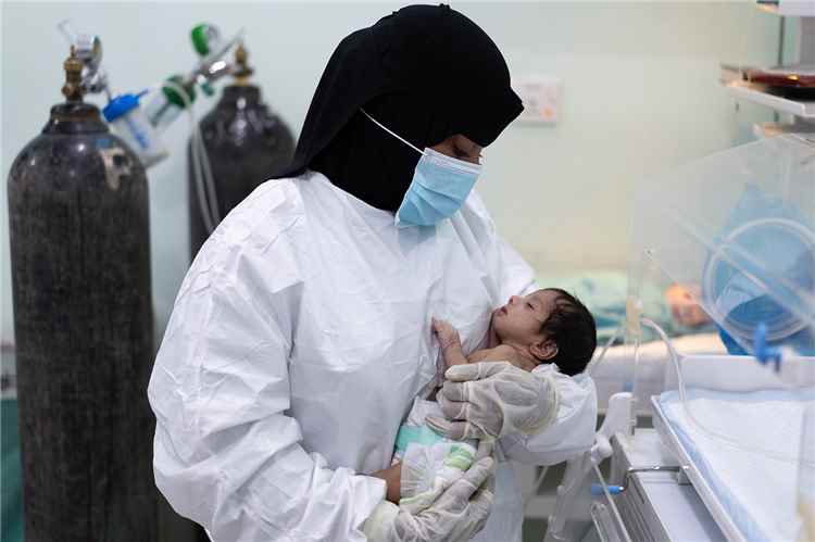 الأمم المتحدة: اليمن يسجل أعلى معدل لوفيات الأمهات عربياً وسط أزمة تمويل حادة