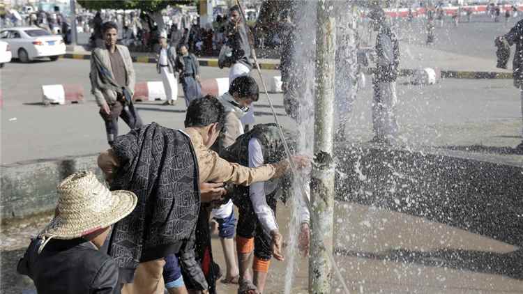 صيف ملتهب يستنزف جيوب اليمنيين.. ارتفاع الطلب على أجهزة التبريد 50%