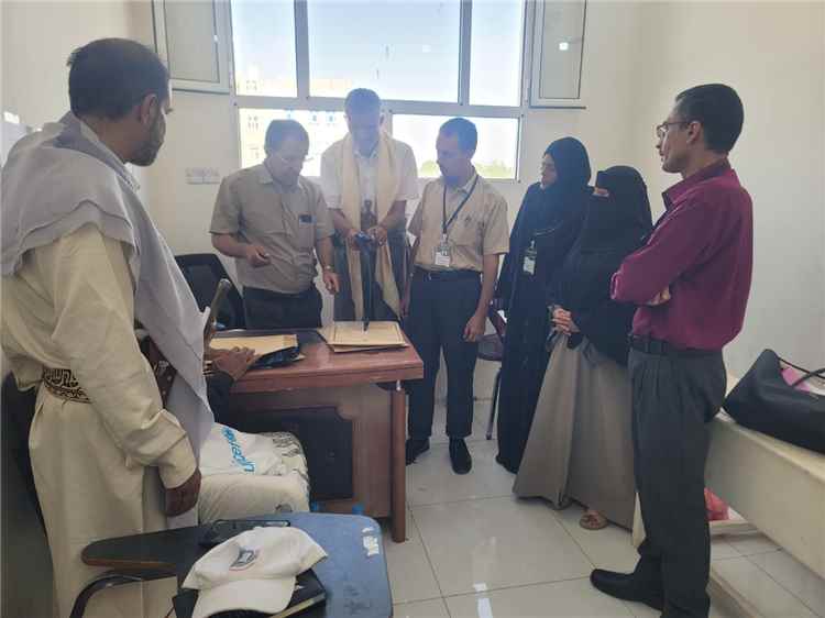 رئيس اللجنة الفرعية للاختبارات بمأرب يتفقد سير الاختبارات في مركزي التقنية والميثاق بمدينة مارب