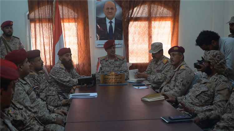 لجنة وزارة الدفاع برئاسة نائب المفتش العام تواصل مهامها الإشرافية على إجراءات الإستلام والتسليم في محور طورالباحة