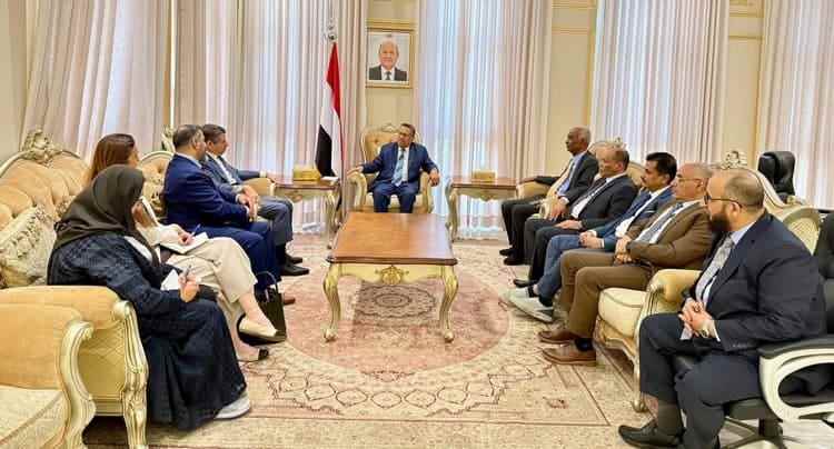 رئيس وعدد من قيادات التكتل الوطني للأحزاب والمكونات السياسية يلتقون السفير الأمريكي