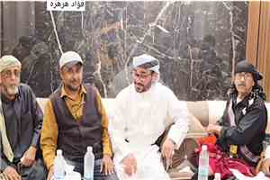 لقاء أخوي في عدن يجمع السلطان اسكندر بن حمود ال هرهره بوجهاء ال هرهره الوافدين من الضالع