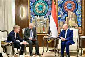 وزير سابق: الرئيس العليمي وضع أسس السلام وأكد أن القضية تتمثل في استعادة الدولة
