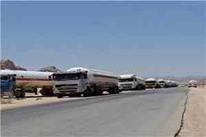 قطاع قبلي في ضواحي عتق يوقف حركة ناقلات الغاز المتجهة إلى مأرب