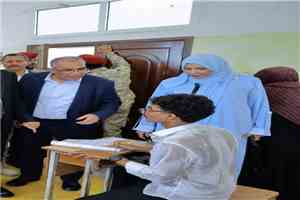 صحفي يرصد معاناة طلاب الثانوية في عدن وأبين ولحج وسط الحر وانقطاع الكهرباء