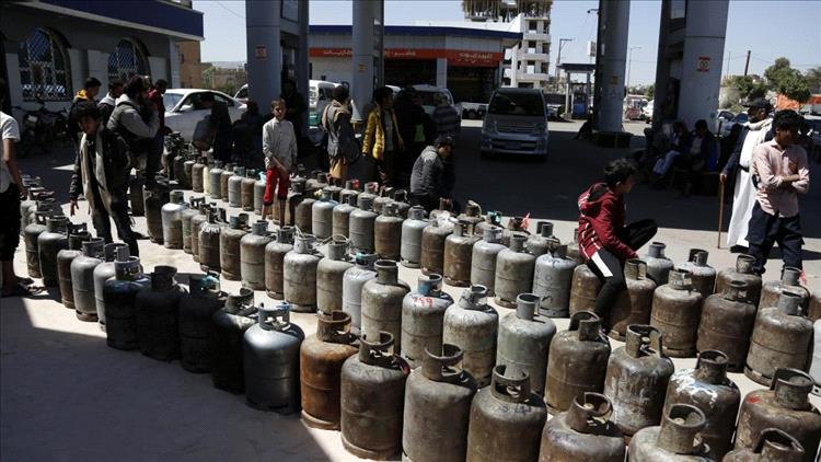 طوابير على أسطوانات الغاز في صنعاء وسط مخاوف من عودة التوتر للبحر الأحمر