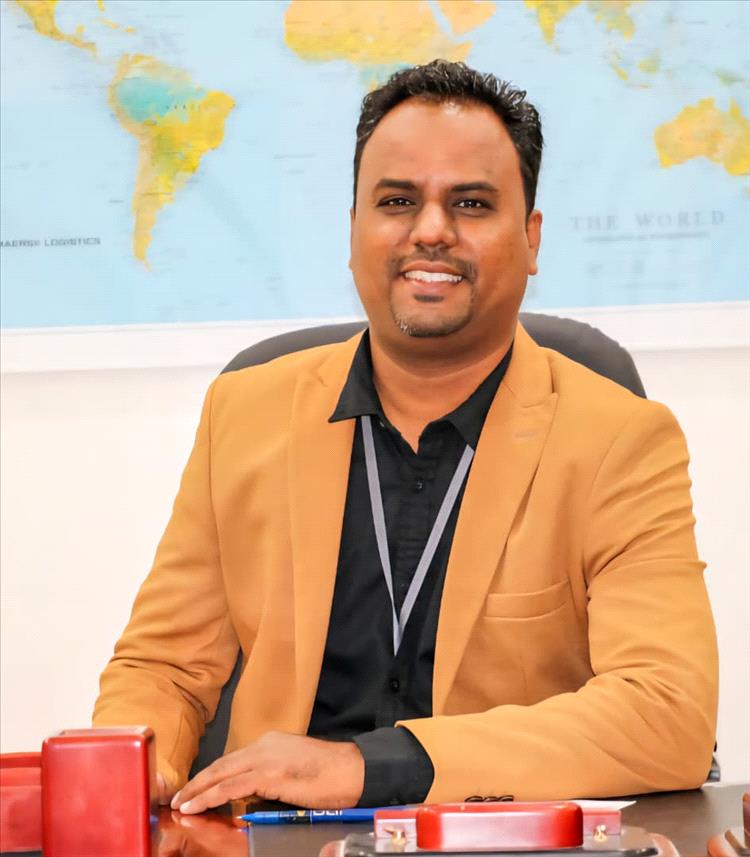 كاتب صحفي يشيد بكفاح الشباب في الأسواق خلال رمضان