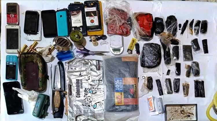 مكافحة المخدرات تضبط إحدى أخطر عصابات ترويج الحشيش والشبو بالمكلا