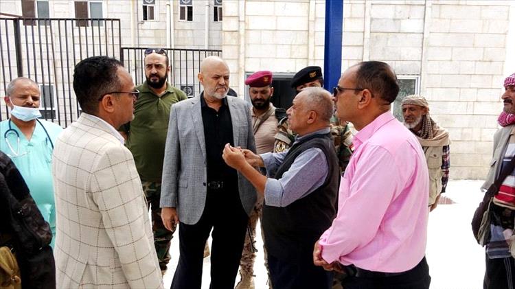 محافظ تعز يطّلع على سير العمل بمكتب الصحة ومستشفى الأمراض النفسية وأعمال تأهيل المخازن