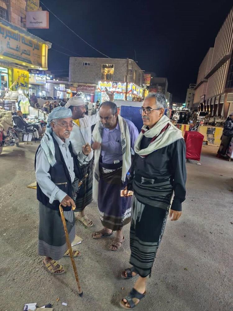 المدير العمياء يدشن تنفيذ خطة ضبط حركة التسوق في اسواق مدينة عتق